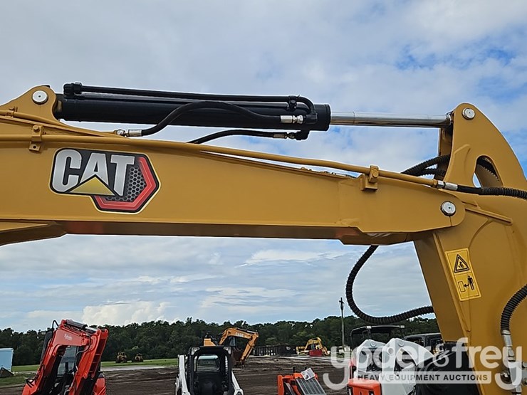 2022-caterpillar-305.5-image-15