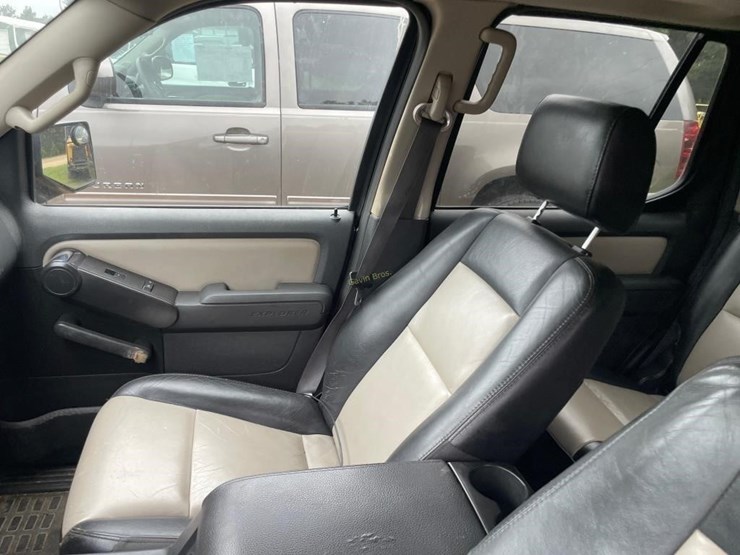 2007-ford-explorer-image-13