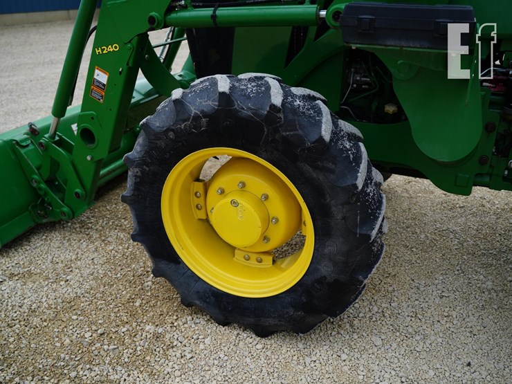 2013-john-deere-5100e-image-12