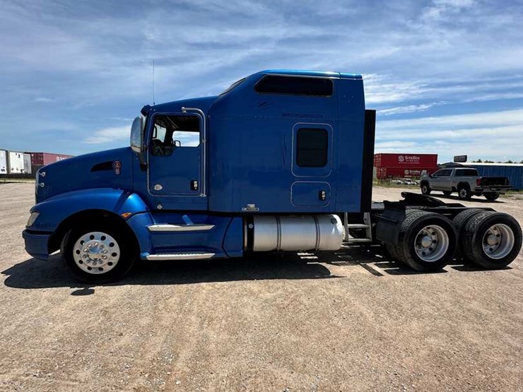 2012-kenworth-t660-image-1
