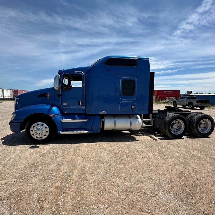 2012 KENWORTH T660