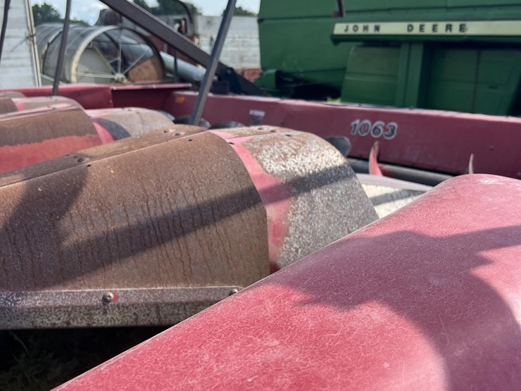case-ih-1063-image-11