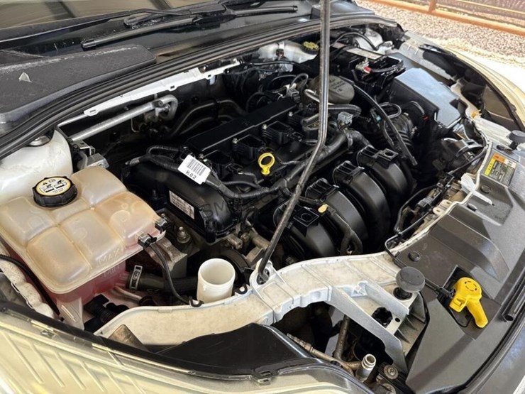 2012-ford-focus-se-sdn-image-10