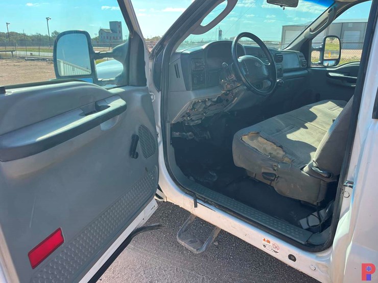 2005-ford-f550-image-4