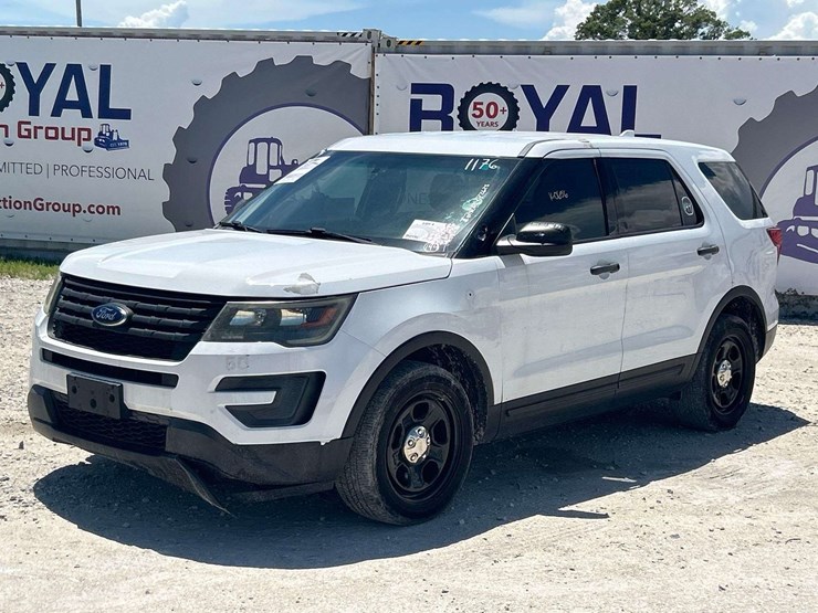 2016-ford-explorer-image-1