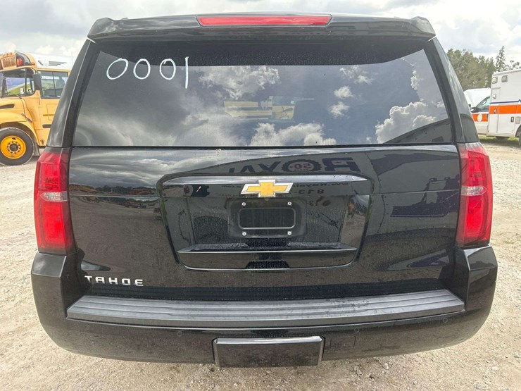 2019-chevrolet-tahoe-lt-image-27