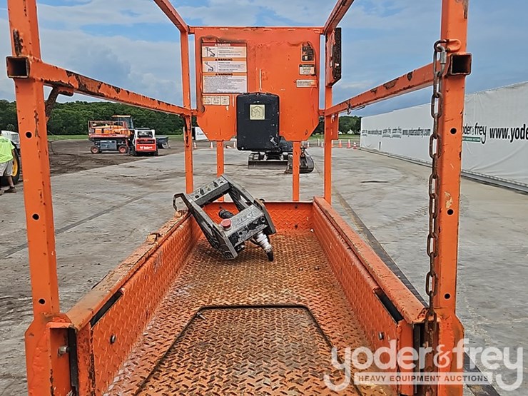 2018-jlg-1932r-image-11