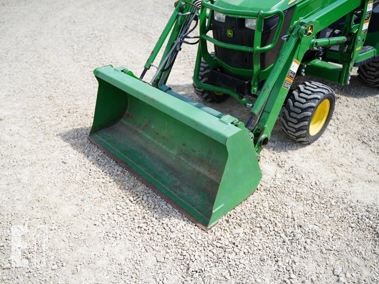 2018-john-deere-1025r-image-9