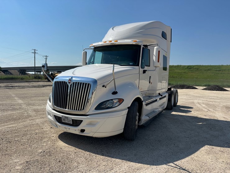 international-prostar-image-1