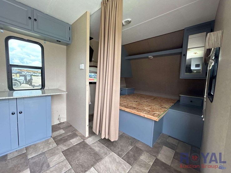 coleman-274bh-lantern-edition-travel-trailer-image-9