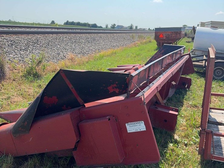 ih-983-8-row-corn-head-image-9