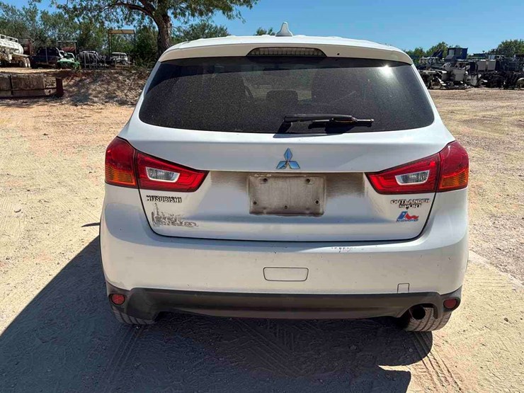 2017-mitsubishi-outlander-image-8