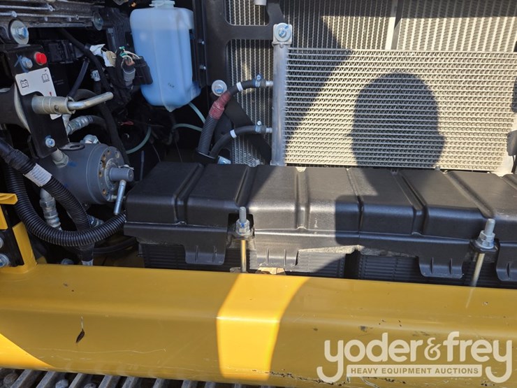 2022-deere-130g-image-51