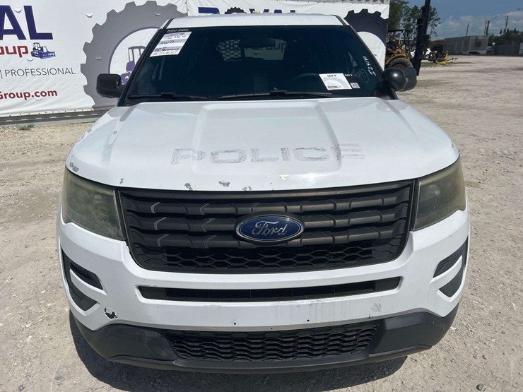 2017-ford-explorer-image-21