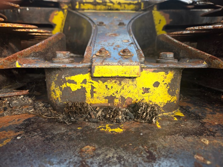 #383-•-john-deere-676-corn-head-image-12