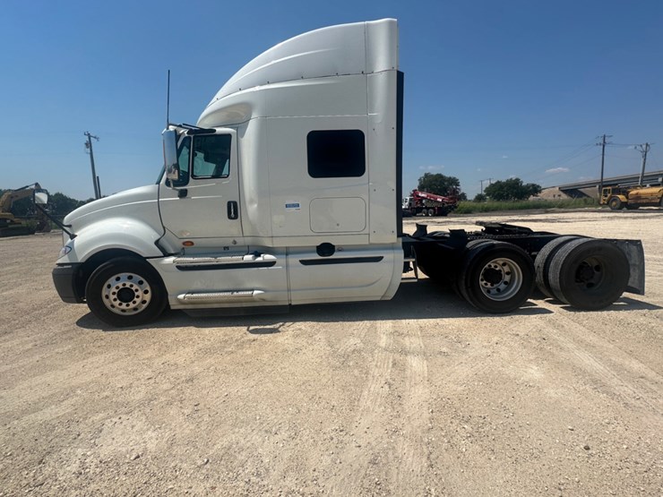 2016-international-prostar-image-8