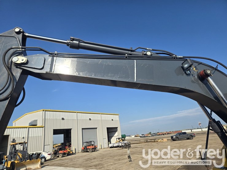 2022-deere-130g-image-33