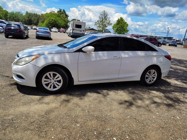 2011-hyundai-sonata-gls-runs/moves-image-3