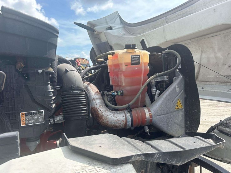 2021-international-hv507-4x4-12ft-single-axle-dump-truck-image-9