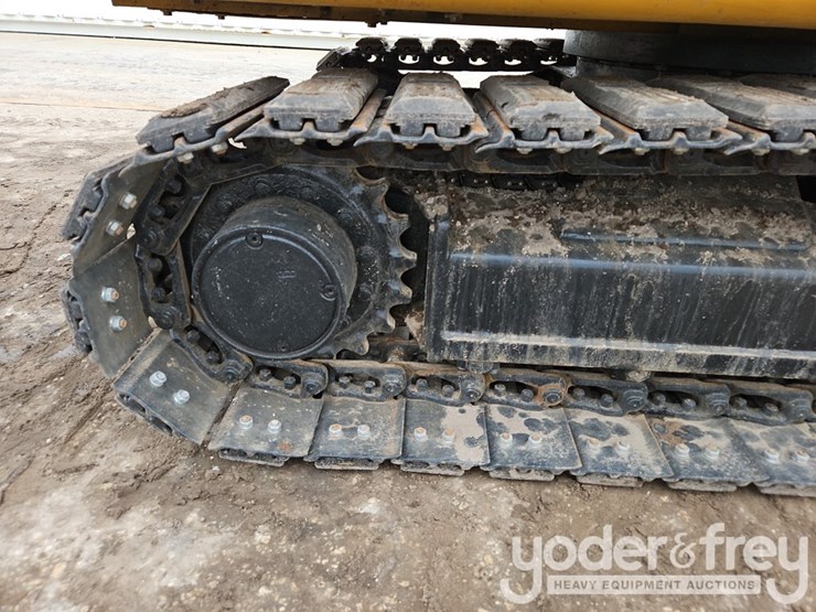 2021-caterpillar-305.5-image-8
