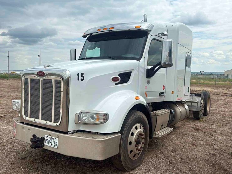 peterbilt-567-image-1