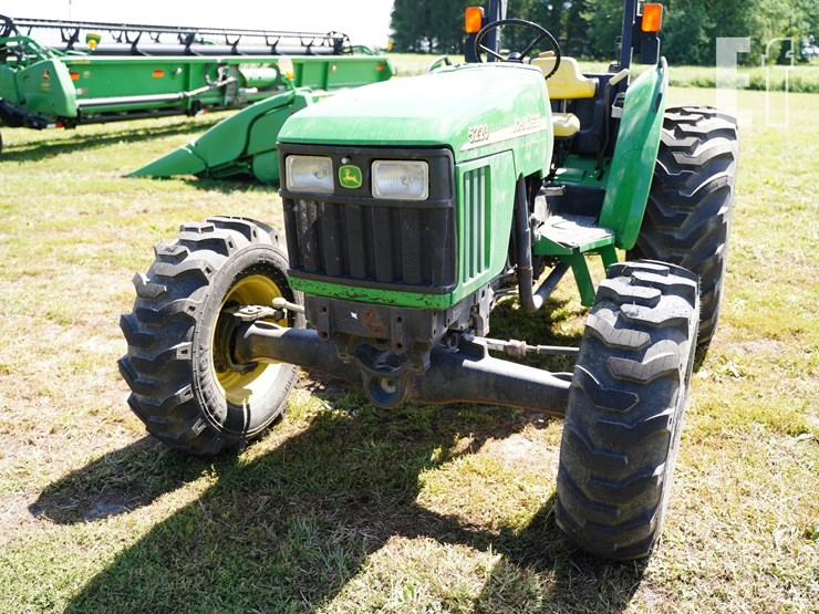 2004-john-deere-5220-image-12