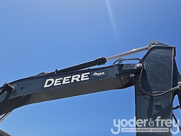 2019-deere-210g-image-27