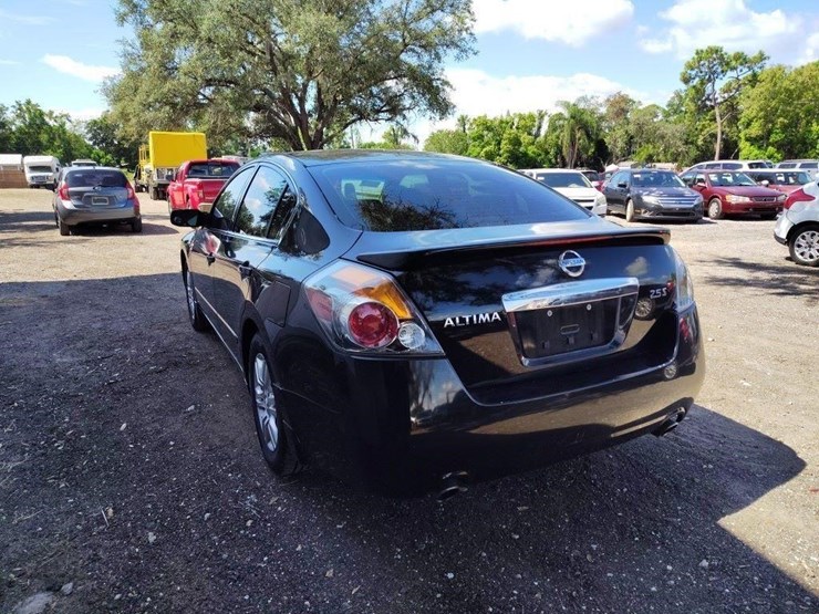 2012-nissan-altima-runs/moves-2.5-image-4