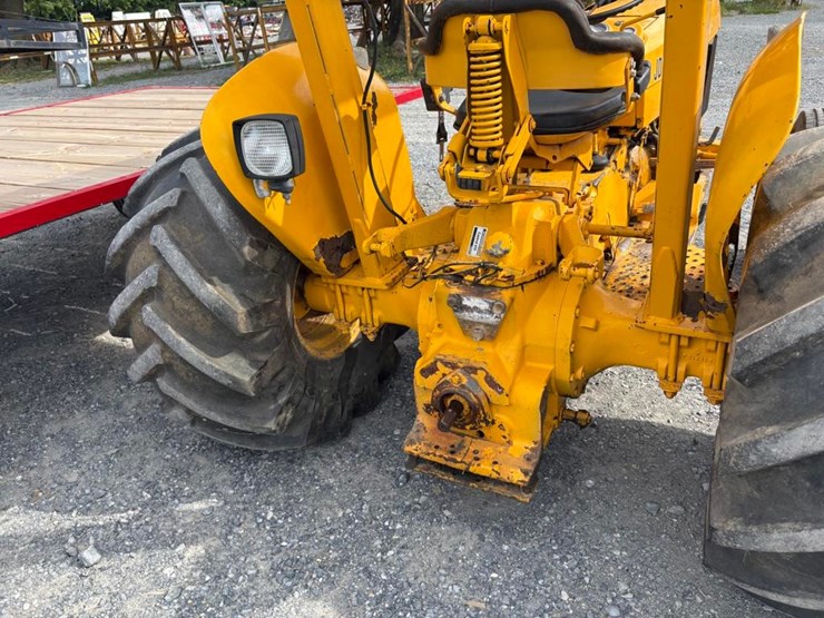 john-deere-301a-image-9