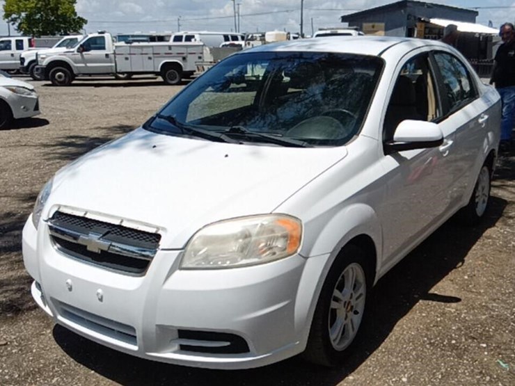 2011-chevrolet-aveo-runs/moves-ls-image-4