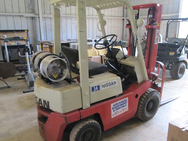 #12-•-#26939-•-nissan-14-3000lb-pneumatic-tire-forklift-nf01m14-image-3