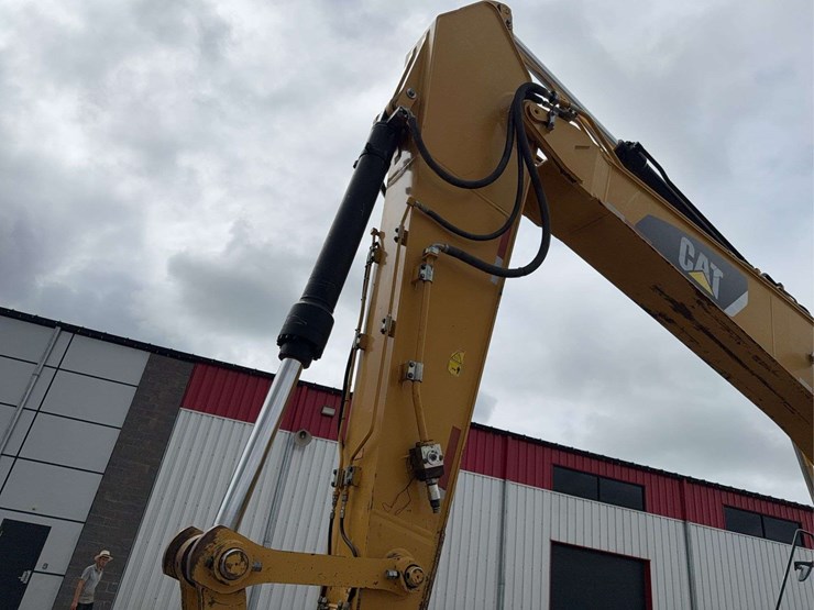 2013-caterpillar-329el-image-47