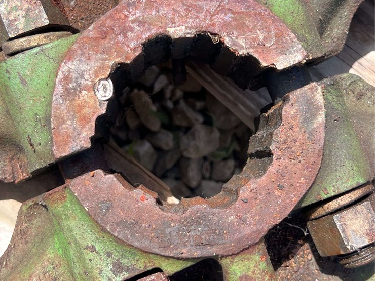 john-deere-model-g-flywheel-image-3