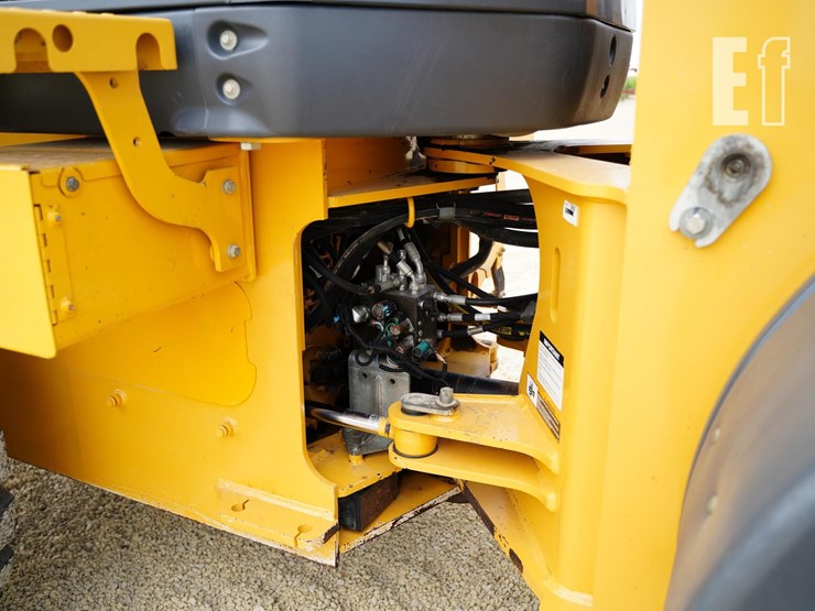 2015-deere-544k-image-20