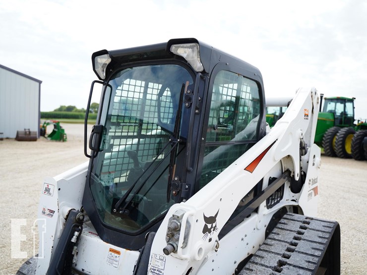 2022-bobcat-t770-image-12