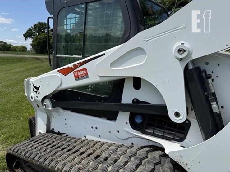 2019-bobcat-t770-image-31