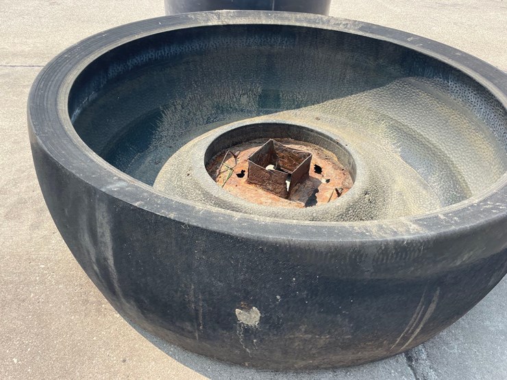7ft-round-tire-feeder-image-3