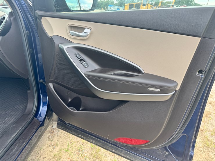 2018-hyundai-santa-fe-image-15