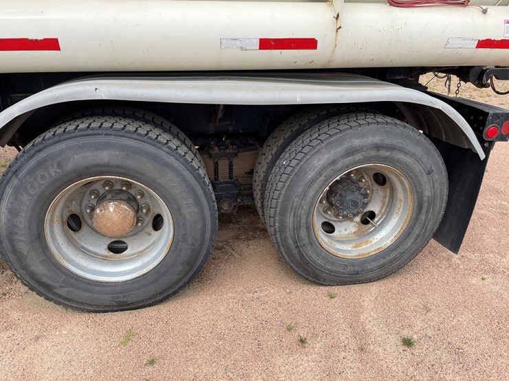 #4727-•-1998-ford-louisville-super-sucker-vac-truck-(wi-title-in-delay)-image-34