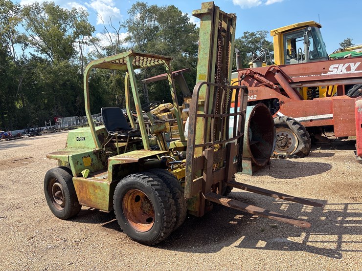 #22823-•-clark-5000,-rough-terrain-forklift-|-parts-or-repair-image-1