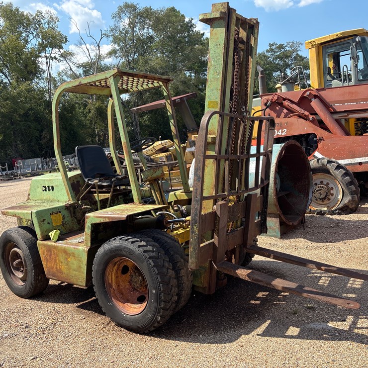 #22823 • CLARK 5000, ROUGH TERRAIN FORKLIFT | PARTS OR REPAIR