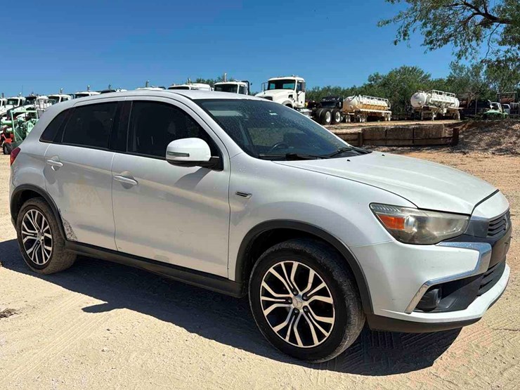 2016-mitsubishi-outlander-image-3