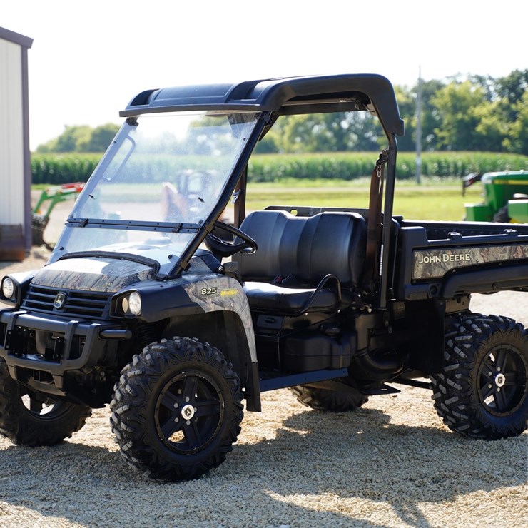 2017 JOHN DEERE GATOR XUV 825I