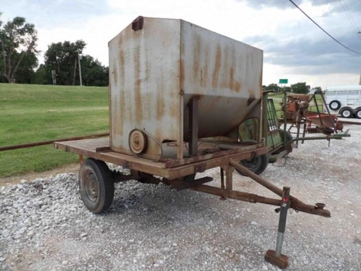 bar-6-cake-feeder-on-trailer-image-2
