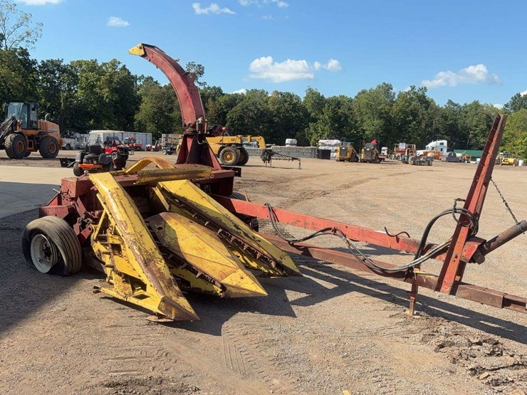 new-holland-890-image-2