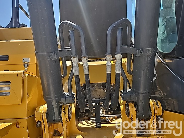 2019-deere-210g-image-29