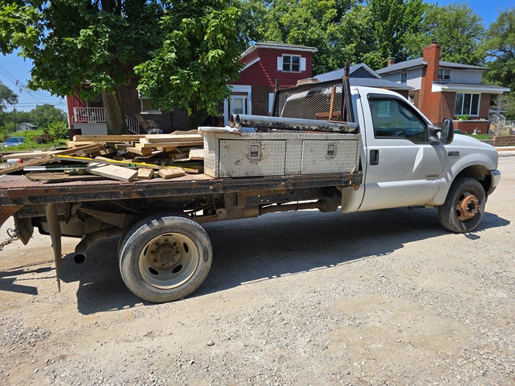 2004-ford-f550-image-22