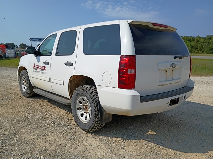 2010-chevrolet-tahoe-image-5