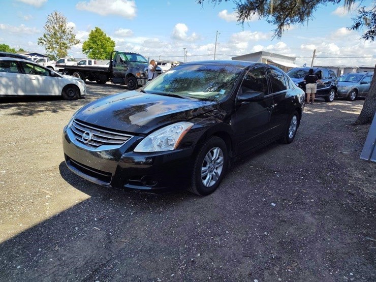 2012-nissan-altima-runs/moves-2.5-image-3