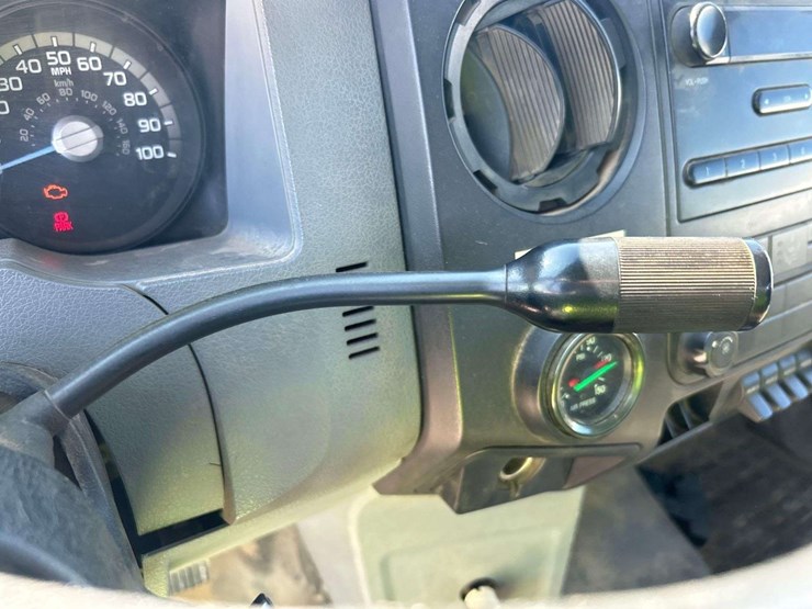 2013-ford-f650-image-16